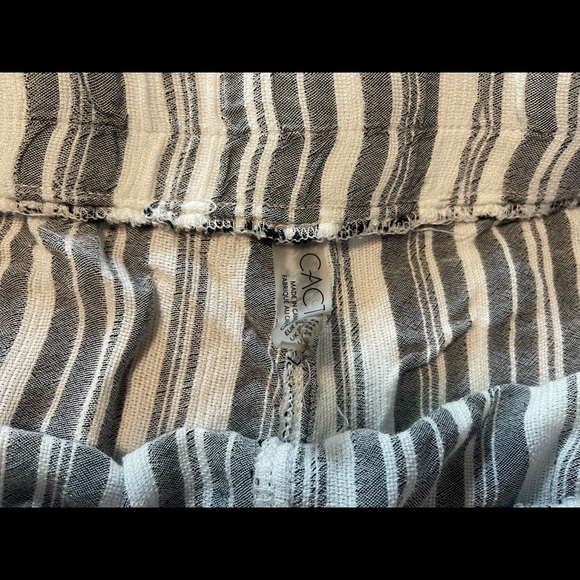 Linen Blend Shorts - Picture 2 of 3